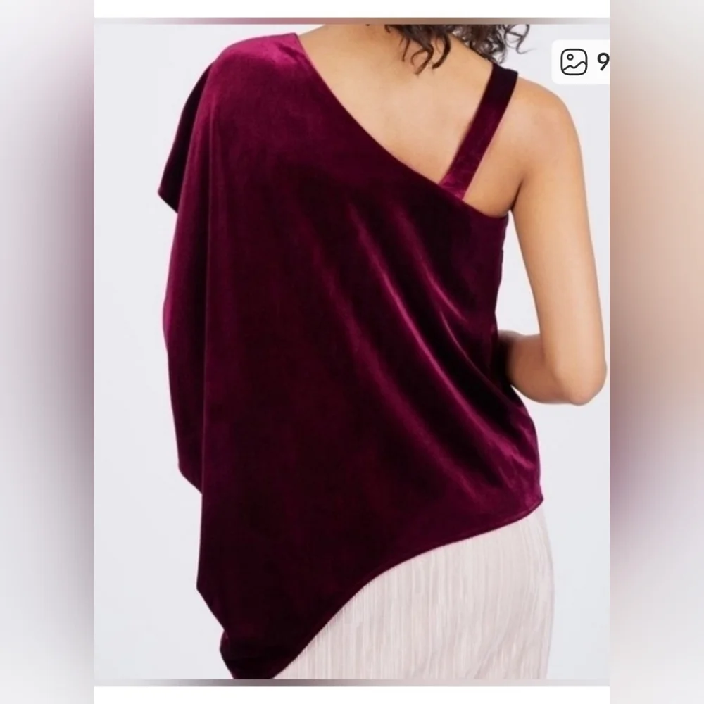 NWOT! Chic Velvet Burgundy Asymmetrical Women's Holiday Blouse Size Medium - Picture 5 of 15